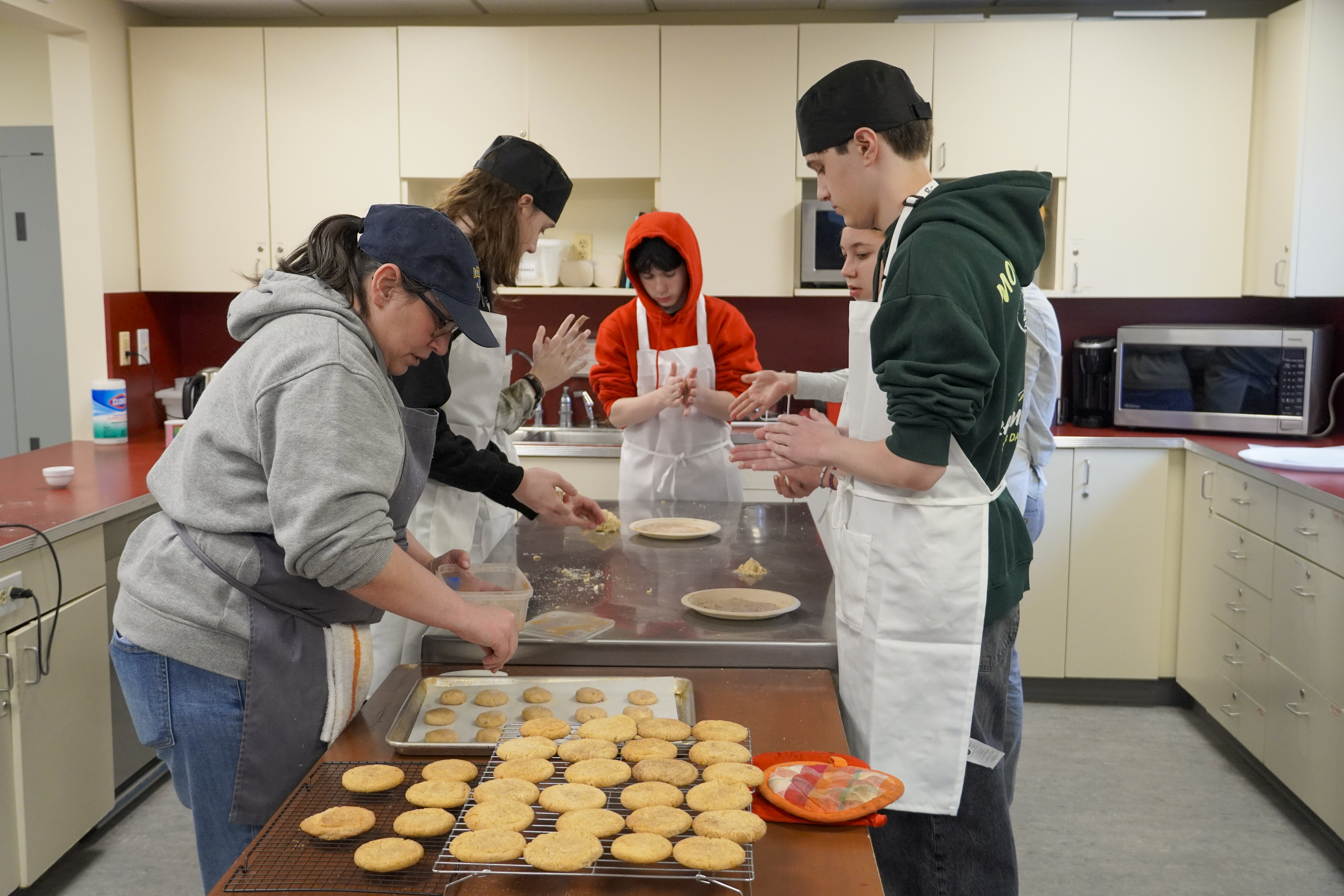 Cooking with Purpose: Field Students Learn Restaurant Skills While Serving the Community